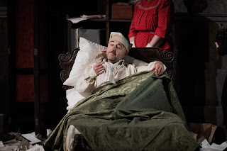 Richard Burkhard as Gianni Schicchi. Photo Robert Workman