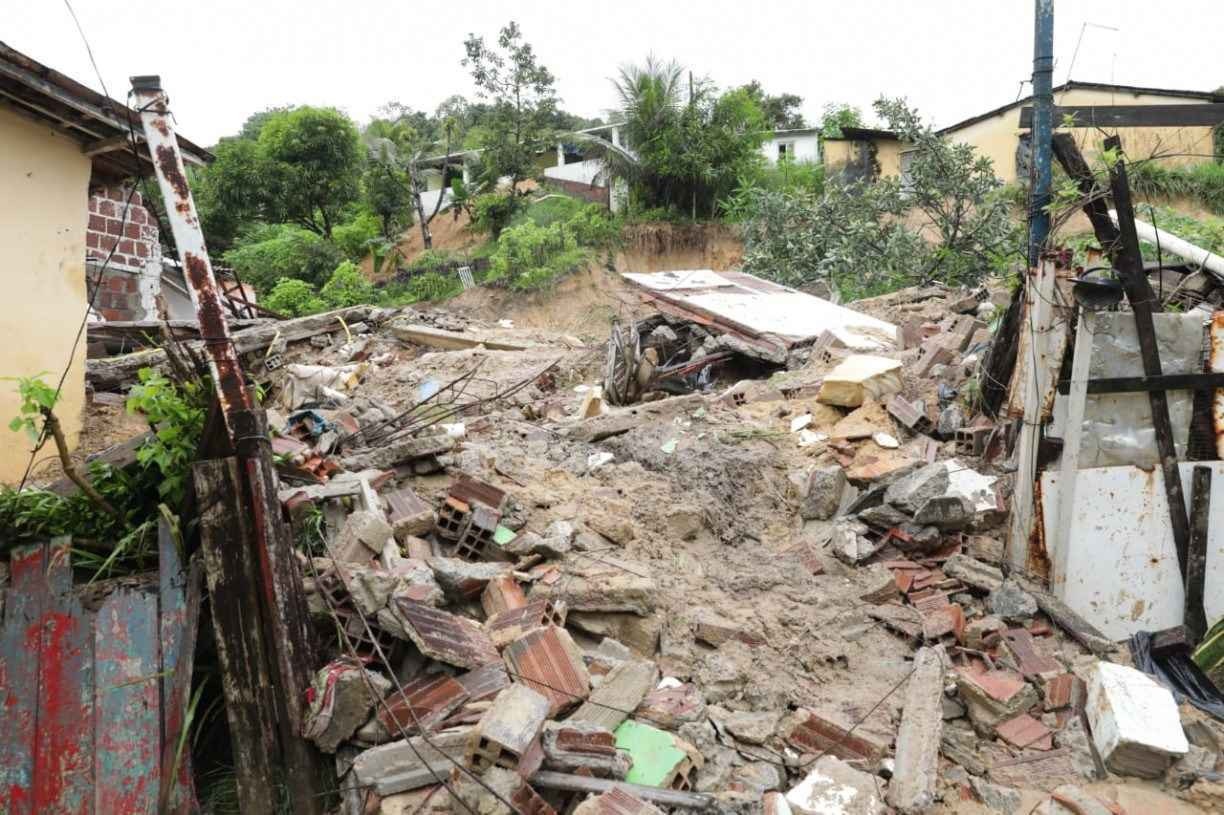 Chuvas em Pernambuco: Saiba como ajudar as famílias atingidas!