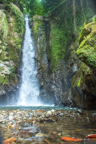 Pelangi di wisata air terjun baburai dan pemandian lubuak jambu di nagari sikucur