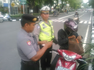 43 Pelanggar Ditilang Saat Polisi Gelar Penindakan di Depan TMP Kusumanegara