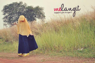 Entrepreneur Muslimah Berhijab Syari 