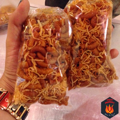 Hot Peppery: Cemilan Pedas Parah | Makaroni Ngehe