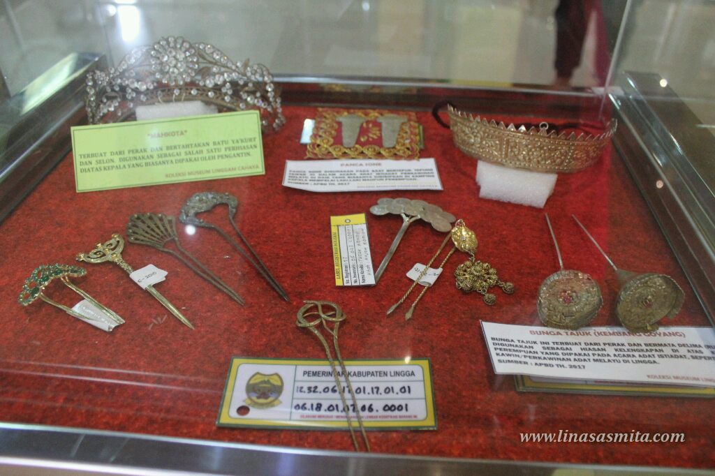 Menyelami Sejarah Melayu  di Museum Linggam Cahaya Daik 