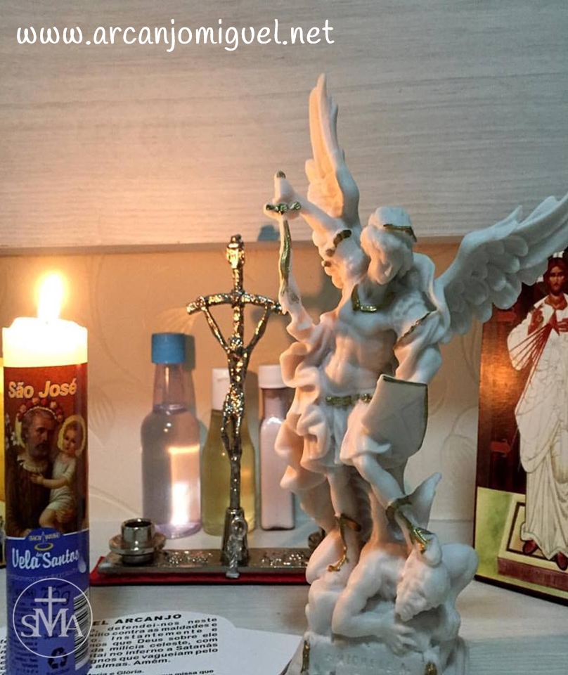 Altar, oratório, ArcanjoMiguel.net, são miguel, Rafael, Anjo, Milícia celeste, anjos, terço, novena, Consagração, exorcismo, Santos Anjos, católicos,São Gabriel, querubins, exorcismo, quaresma, 