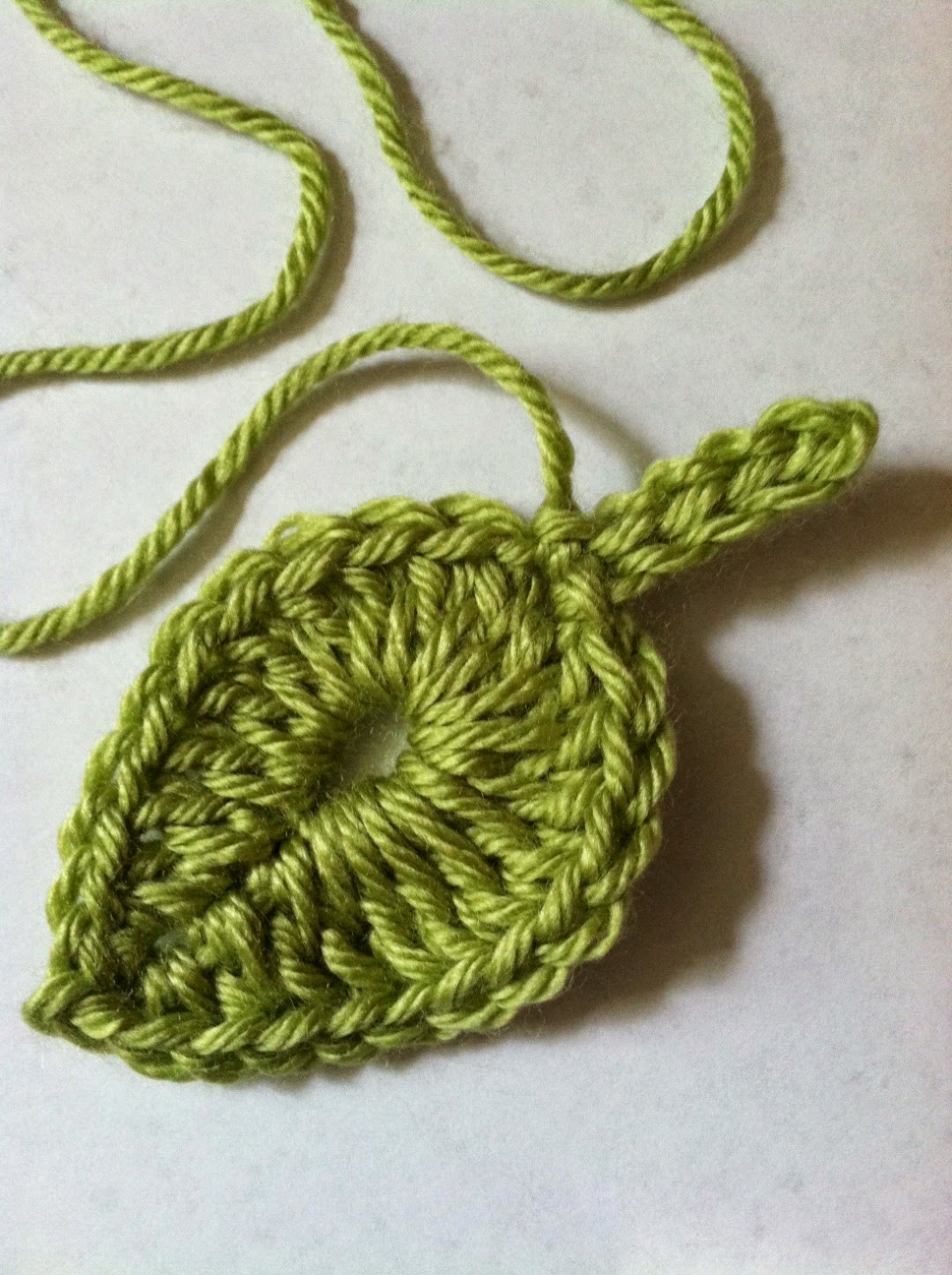 Lakeview Cottage Kids: "One Green Leaf"....... FREE Crochet Leaf