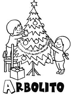 Niños decorando árbol navideño