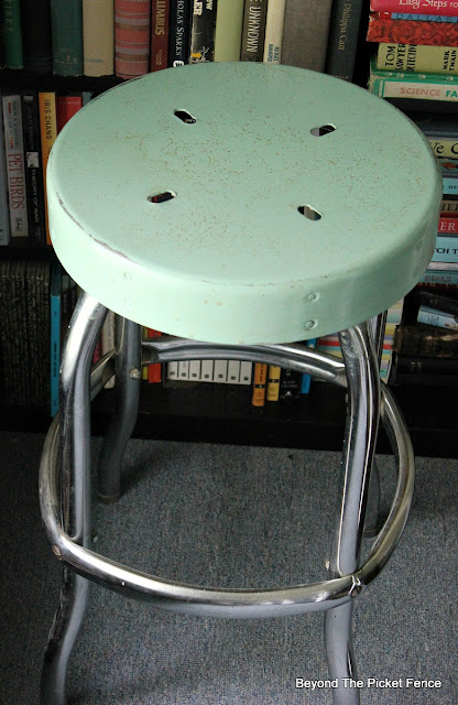 farmhouse, vintage, stool, chrome stool, mineral paint, rust, http://bec4-beyondthepicketfence.blogspot.com/2016/05/vintage-farmhouse-stool.html