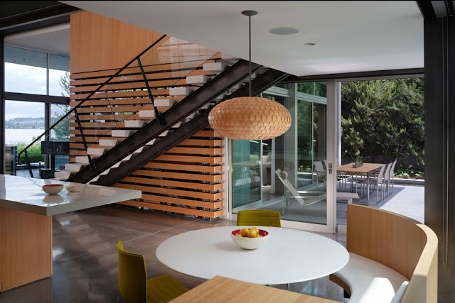 Picture of small round table in the kitchen