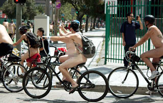 裸體自行車日