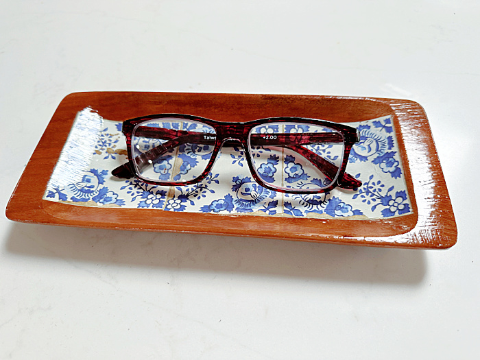 tiled tray with glasses