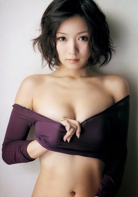 Shinato Ruri 階戸瑠李 Weekly Playboy Sept Photos 2
