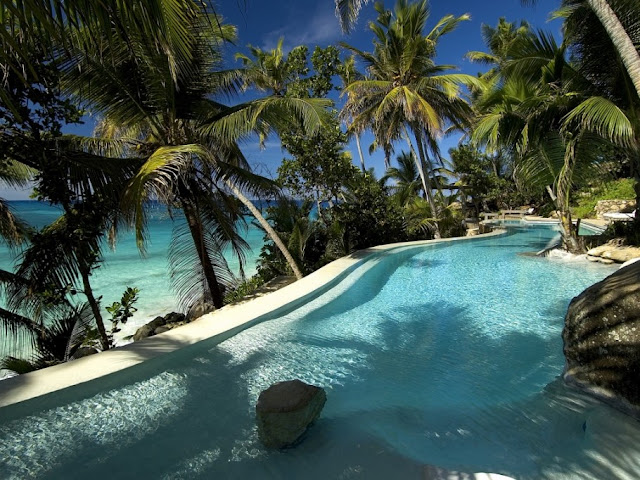 Picture of the swimming pool on the beach