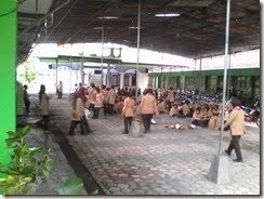 balap Karung Estafet, melatih ketangkasan
