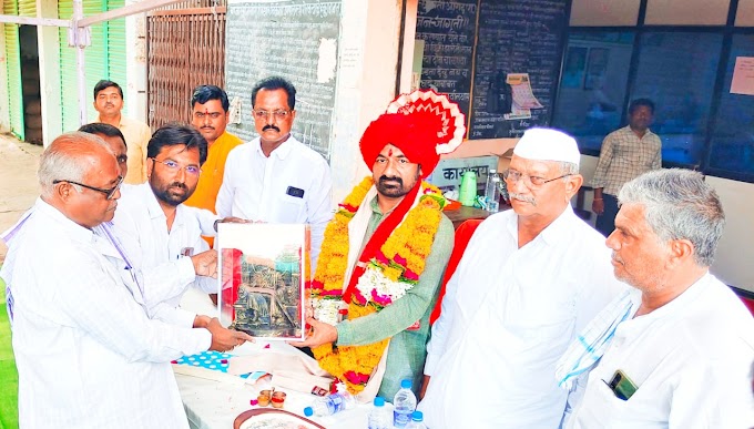 औराद बाजार समितीच्या वतीने संतोष सोमवंशी यांचा सत्‍कार 
