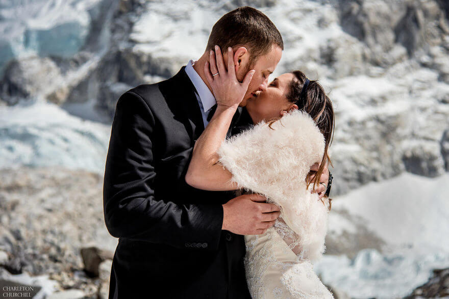 Breathtaking Pictures Of A Couple Who Got Married On Mount Everest