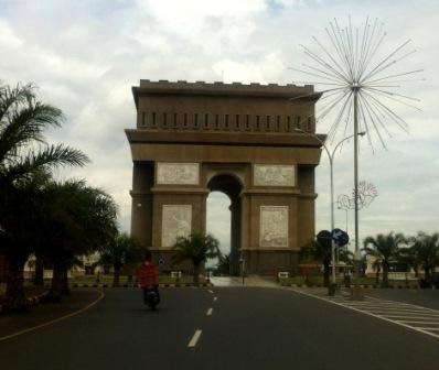 Landmark Paling Terkenal Di Indonesia [ www.BlogApaAja.com ]