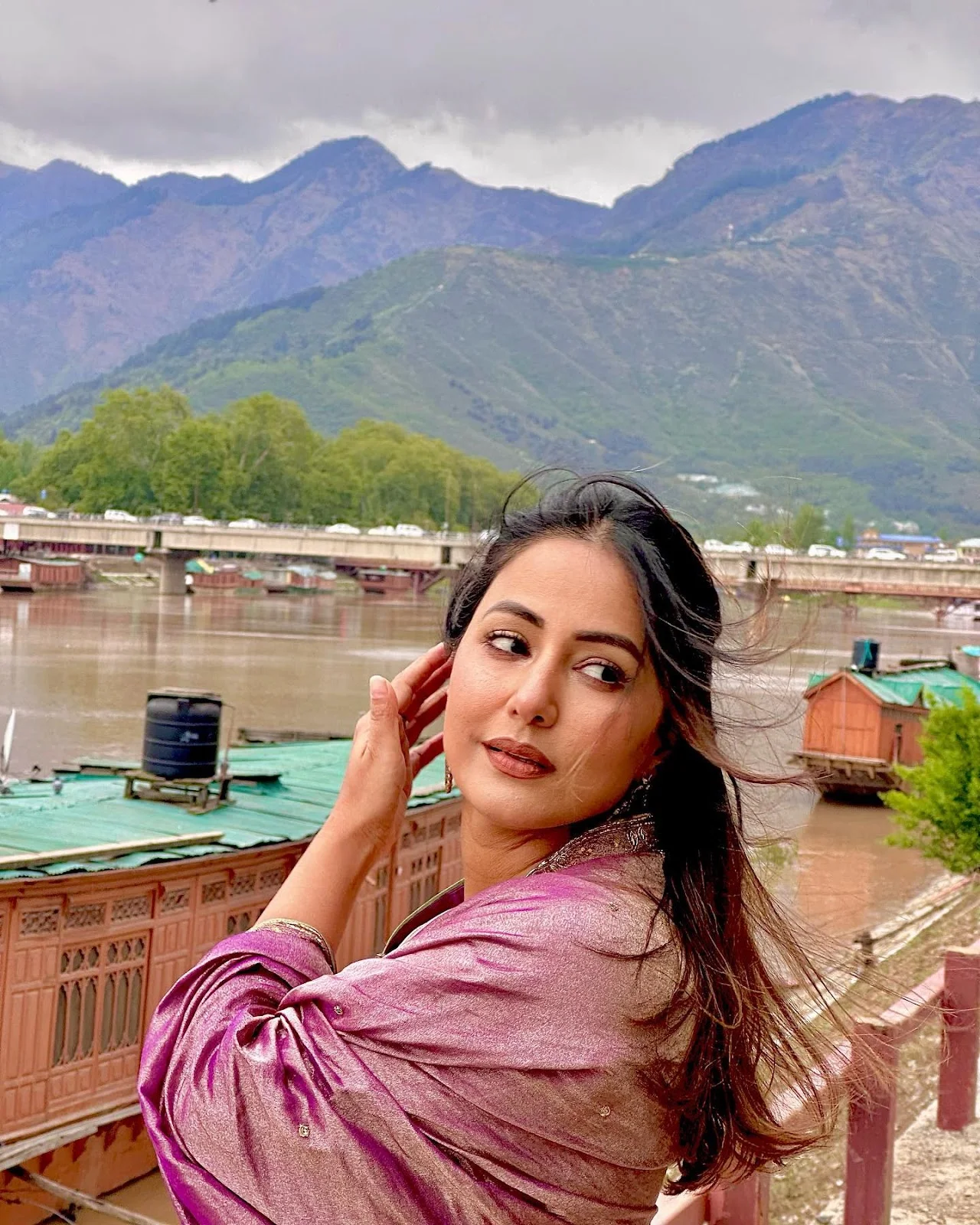 Hina Khan indian attire beautiful actress