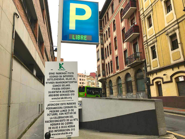 Entrada al aparcamiento de Herriko Plaza