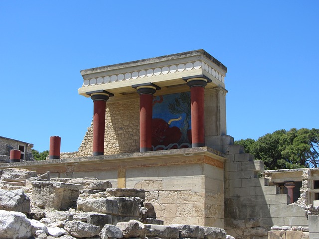 ミノタウロスの迷宮があった クレタ文明とクノッソス宮殿 パンタポルタ