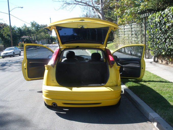 2000 Ford Focus ZX3---$2200 o.b.o---West L.A. 90066