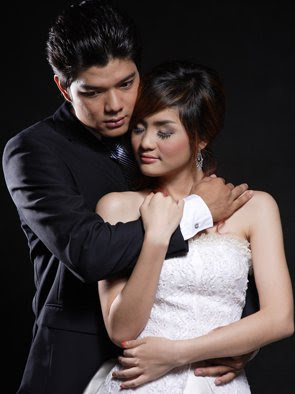 sok somavatey and chea vannarith khmer stars in wedding dress