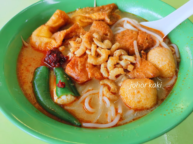 Singapore Laksa @ Woo Ji Cooked Food in Chinatown Complex Food Centre