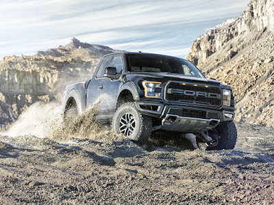 Turn to the 2017 Raptor F-150 for Off-Road Excellence