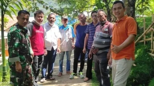 Dua Orang Anggota DPRD Kota Padang Kunjungi Kampung KB Bukik Karan.