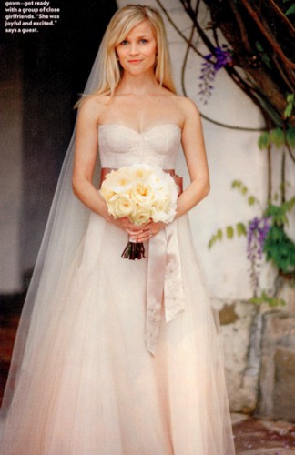 reese witherspoon pink wedding dress. reese witherspoon pink wedding