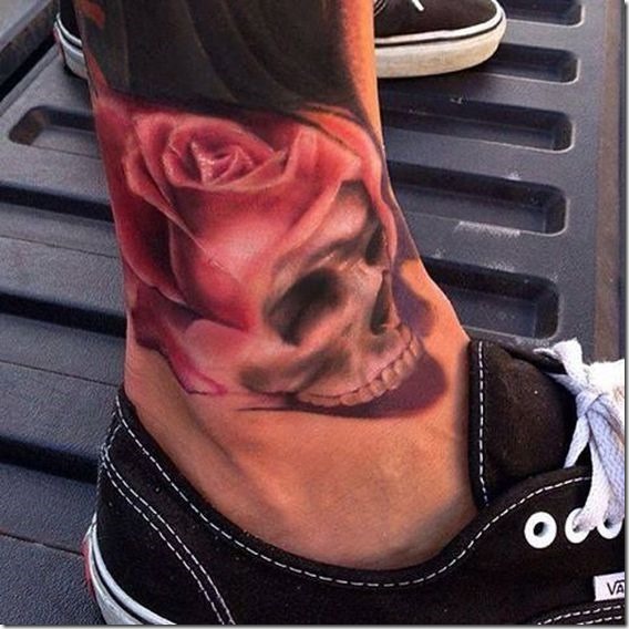 crne_et_roses_de_la_cheville_tatouage