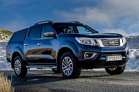 Nissan NP300 Navara Double Cab (2017) Front Side