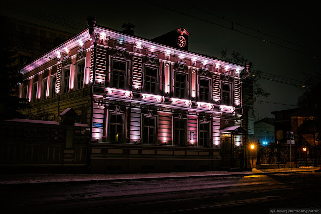 Дом Теофиль Александровне Войткевич в ночной подсветке