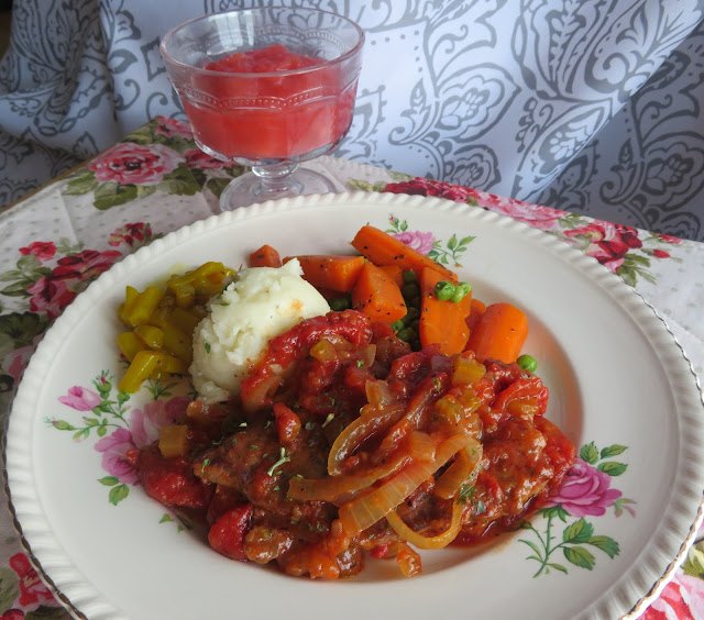 Swiss Steak and Mashed Potatoes