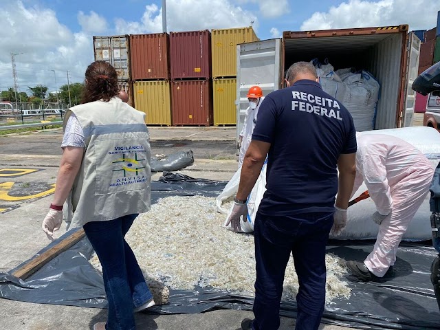 Receita apreende, no Porto de Suape, carga de 15 toneladas de lixo hospitalar vinda de Portugal
