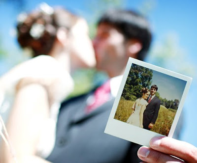 Fun Wedding Photo Ideas with Polaroid Cameras