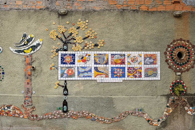 Mosaico muro do Centro Estadual de Capacitação em Artes Guido Viaro