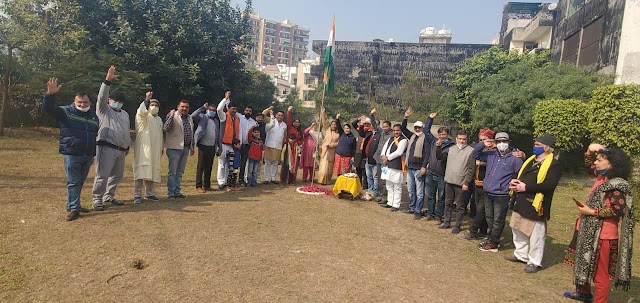  पार्षद शिवानी गौरव सोलंकी ने वार्डवासियों के साथ किया ध्वजारोहण