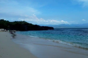 pantai ina burak, si nona putih salah satu pantai terindah di flores timur