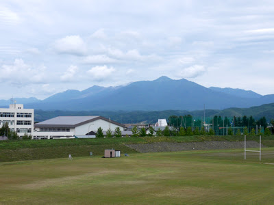 ふらの五条大橋からみる十勝岳連峰