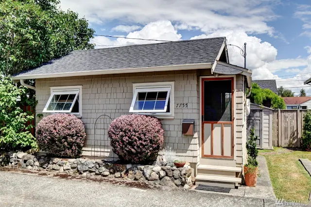 Earl Avenue Tiny House