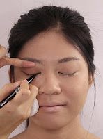 Line the eye along the lash line by using Clio Professional Waterkill Pen Liner Black 01.