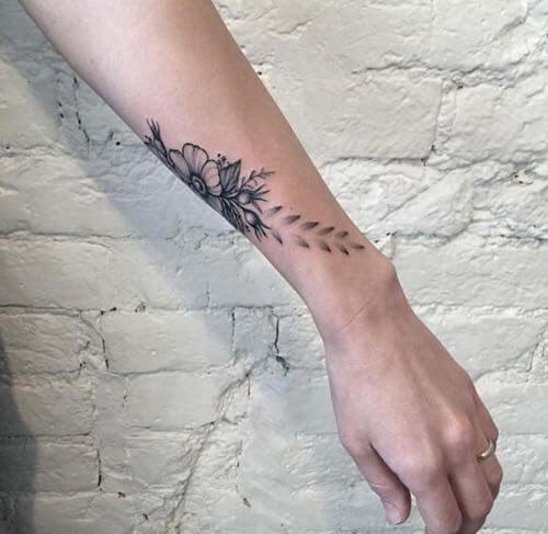 pretty small tattoo designs for women