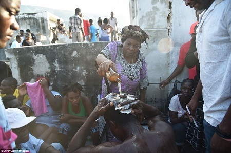 Day of the Dead: See Voodoo Practitioners Performing Rituals to Appease Spirits in Haiti (Terrifying Photos)