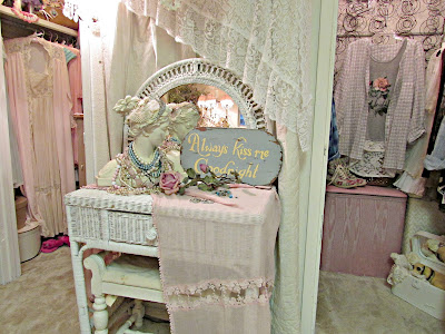  closet organization shabby chic style