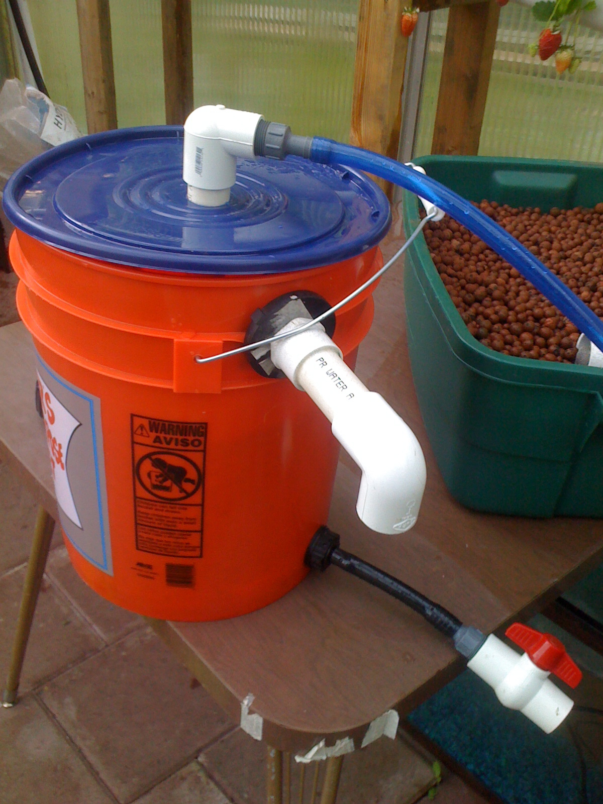  Blog: Healthier Food: Building an Aquaponic Biofilter for $40 or less