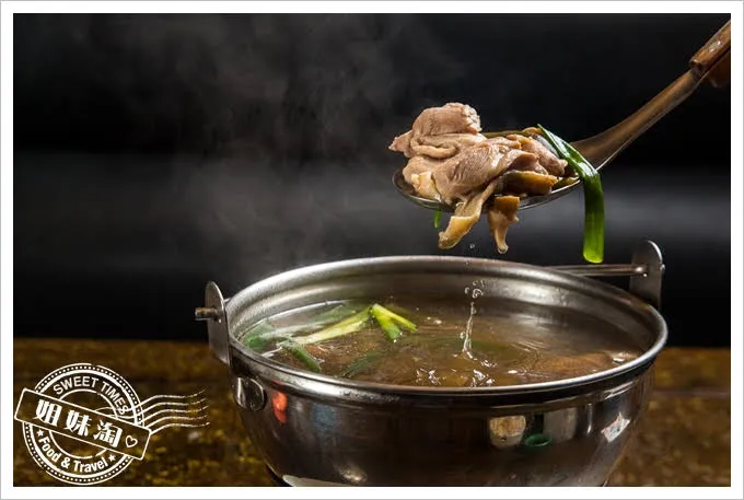 藍色狂想剝皮辣椒雞肉鍋