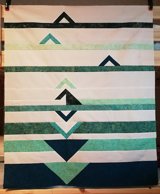 Horizon Quilt Pattern by Luna Lovequilts - Version made by Carol