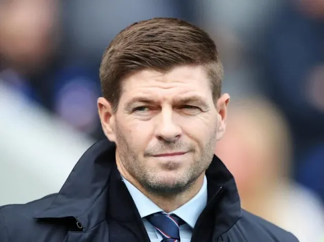 Former Liverpool defender slams Aston Villa fans for barracking Gerrard
