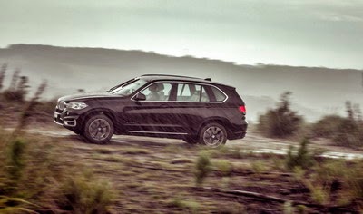 Komparasi BMW X5 vs. Range Rover Sport