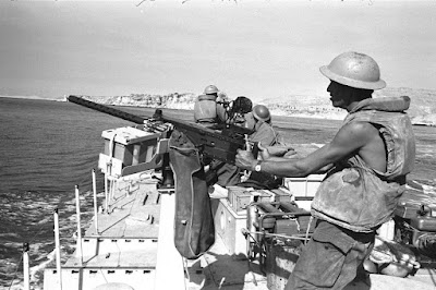 O canonieră israeliană trece prin Strâmtoarea Tiran, în apropiere de Sharm El Sheikh, Egipt, 8 iunie 1967 (Foto: GPO) - sursa foto: allisrael.com